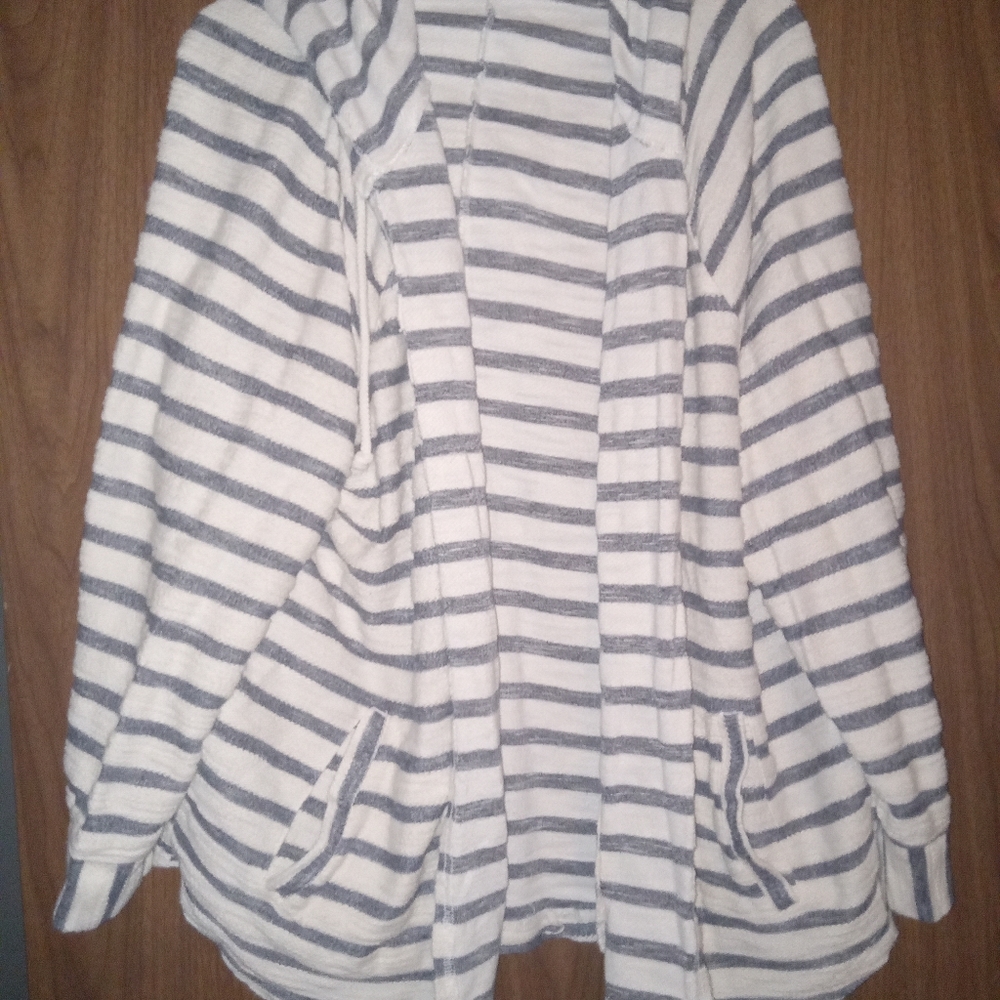 Maurices size 2x 3x jacket cardigan gray white